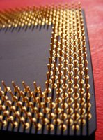 Microprocesador. Microprocesador situado con sus pines hacia arriba.