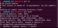 Ilustración en la que aparece una salida de pantalla de una operación “commit” en Git.
