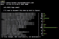 Ilustración en la se ve una salida por pantalla del resultado de operación commit en Git.