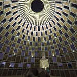 Arquitectura web. Ilustración de una edificación parecida a una tela de araña.
