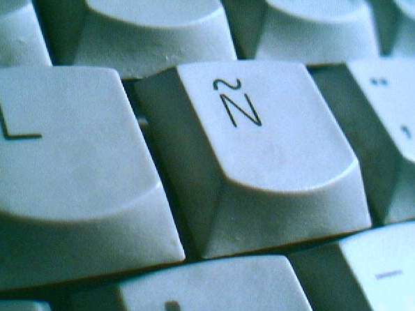 Imagen de parte de un teclado de ordenador mostrando la tecla ñ