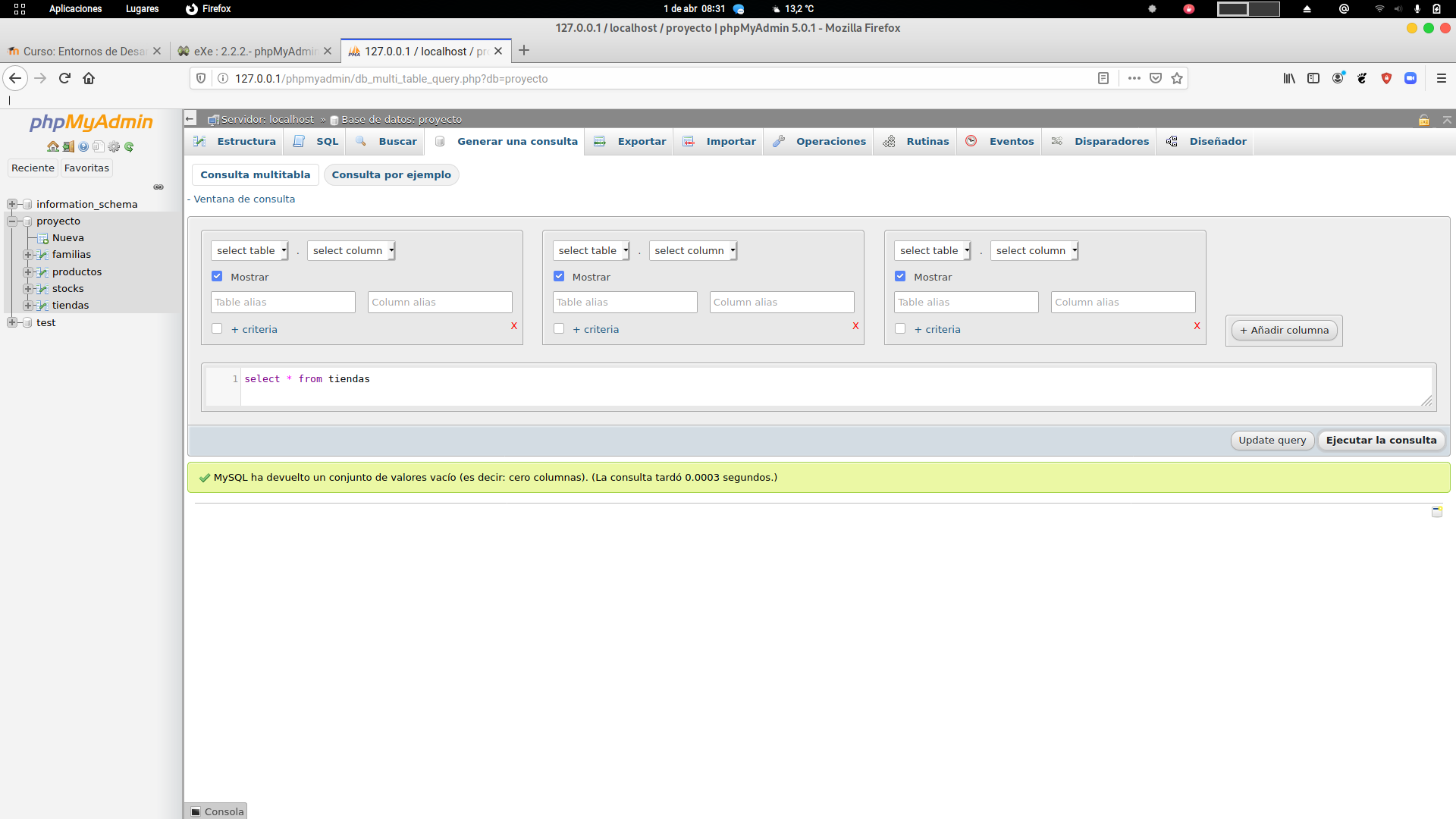 Imagen del navegador mostrando la pagina de inicio de phpMyAdmin, a la izquierda un frame donde pone phpMyAdmin, unos logos para ir a home y cerrar sesión y debajo una estructura de arbol de directorios donde se pueden ver las bases de datos como proyecto. A la derecha se puede ver la pestaña Generar una Consulta. En ella los botones Consulta multitabla y consulta por ejemplo y debajo una series de campos para seleccionar tablas y columnas.