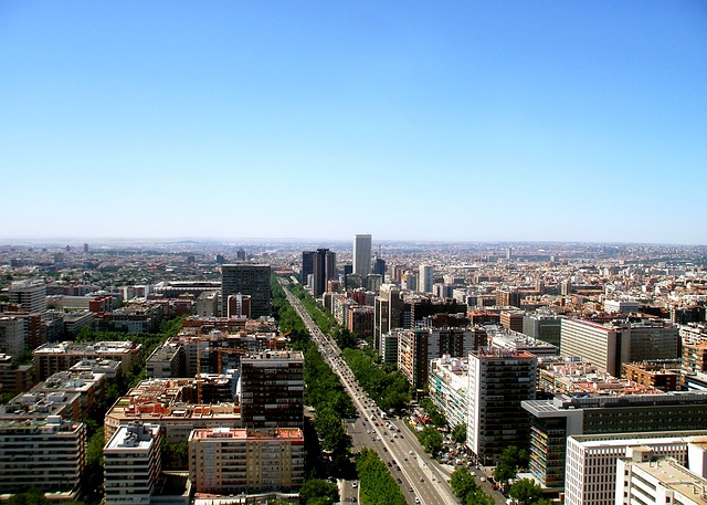 Imagen que muestra el cielo de una ciudad.