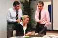 Dos hombres y una mujer.
