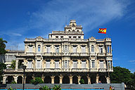 Fotografía del edificio de la EMBAJADA ESPAÑOLA en la Habana.