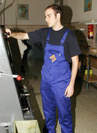 Trabajador en impresión offset.