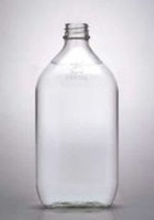 Botella de vidrio transparente sin tapón.