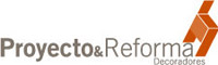 Proyecto. En la imagen se observa un rótulo con el texto "Proyecto&Reforma" y un objeto a su derecha de color marrón claro, simulando una viga de construcción.