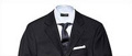Chaqueta de traje de hombre azul con camisa blanca y corbata.