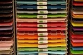 Módulo de tres columnas de archivo con bandejas para clasificar.