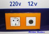 Enchufe 12 V y 220 V
