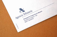 Sobre con el logotipo de  la Agencia Tributaria.