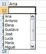 Imagen con una lista de nombres desplegada.