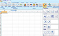 En la hoja de trabajo de Excel hemos pulsado la pestaña de insertar de la barra de herramientas y aparecen en la parte superior derecha varios tipos de gráficos como el de barras, en columnas, circulares, en dispersión.