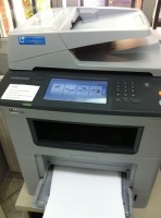 Máquina de fax.