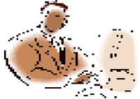 Imagen sobre un hombre configurando datos en el ordenador.
