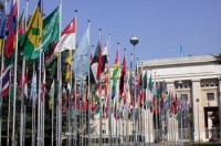 Banderas de muchísimos países en el Palacio de las Naciones de Ginebra.