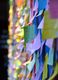 Muro lleno de notas de papel de colores.