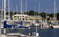 Puerto. Puerto con barcos.