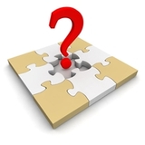 Evaluación del proceso de trabajo. Un puzzle cuadrado donde aparece unas piezas en color marrón claro y otras en blanco, las piezas están encajadas pero falta la del centro donde aparece un gran signo de interrogación rojo.