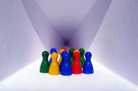 Peones de colores. Aparecen un círculo formado por peones de colores.
