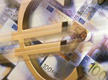 Billetes y símbolo del euro.