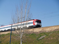 Vista panorámica de un tren circulando.