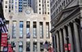 Calle del distrito financiero de Chicago en la que al fondo se encuentra la sede del Chicago Board of Trade.