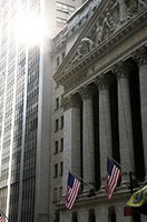 Fachada neoclásica del New York Stock Exchange, Bolsa de Valores de Nueva York.