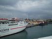 Vista desde estribor de un ferry atracado en el puerto de Ceuta.