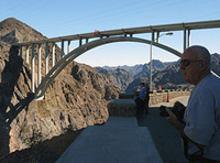 Puente para tráfico rodado en las cercanías de la presa Hoover. Estados Unidos.