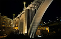Vista nocturna del Viaducto viejo de Teruel.
