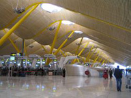 Zona de facturación en el aeropuerto de barajas.