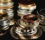 Varias monedas amontonadas.