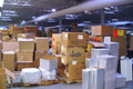 Almacén con mercancía en cajas pendiente de expedición.