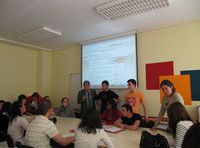 Reunión inicial para distribuir tareas.