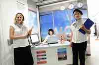Office. Tres mujeres trabajando en una oficina.