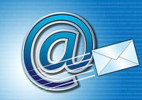 Email and envelope. Arroba y sobre de correo.