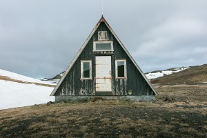 Imagen de cabaña de alta montaña.