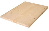 Tablero fabricado mediante listones de madera acoplados mediante adhesivo.