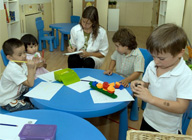 Grupo de educadores diseñando actividades.