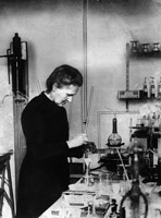 Marie Curie en el laboratorio.